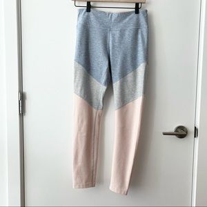 Outdoor voices 7/8 Springs Legging 
Lake/Dove/Rose Quartz